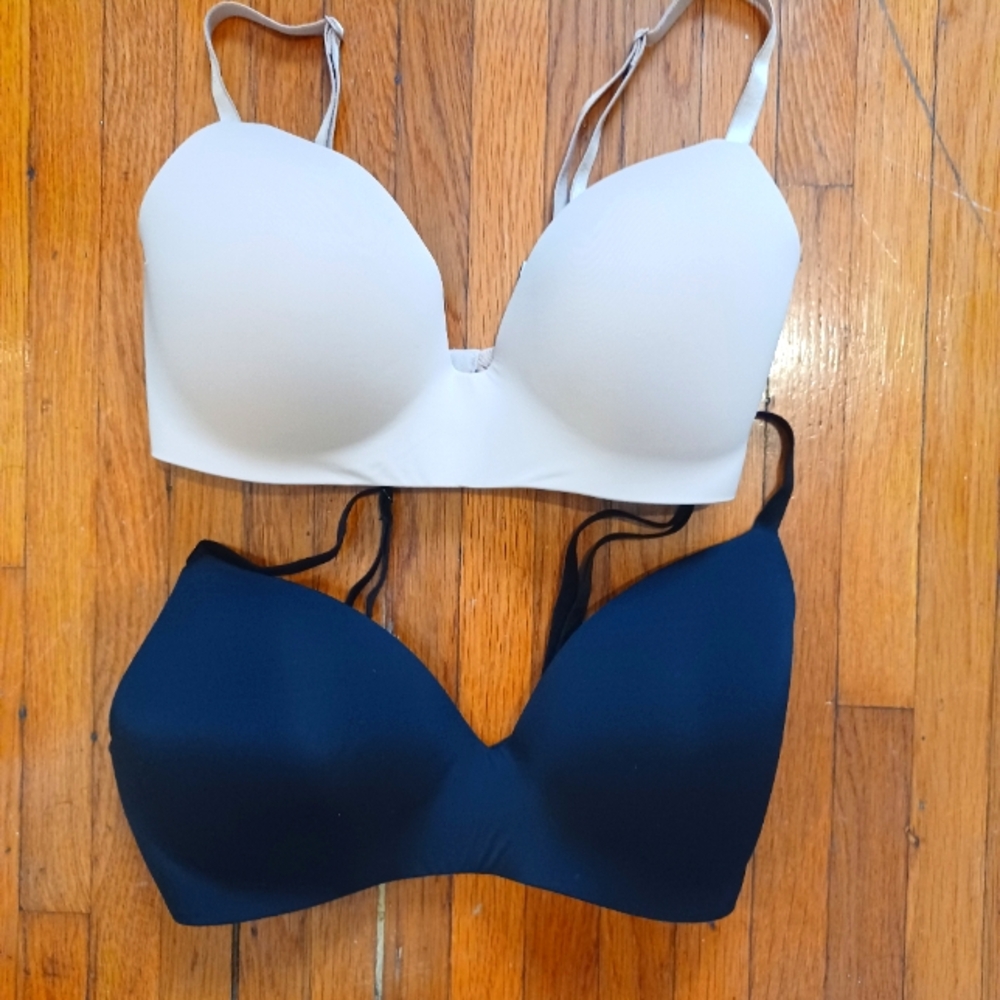 Set Of 2 Victoria's Secret Lightly Lined Wireless T Shirt Bras In Beige/Black